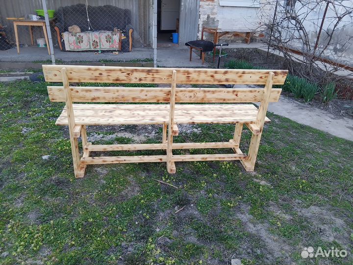 Скамейка деревянная