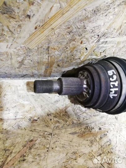 Полуось передняя правая Audi A3 8L 1997