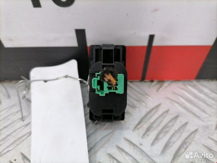 Кнопка аварийной сигнализации Ford C-Max 2006