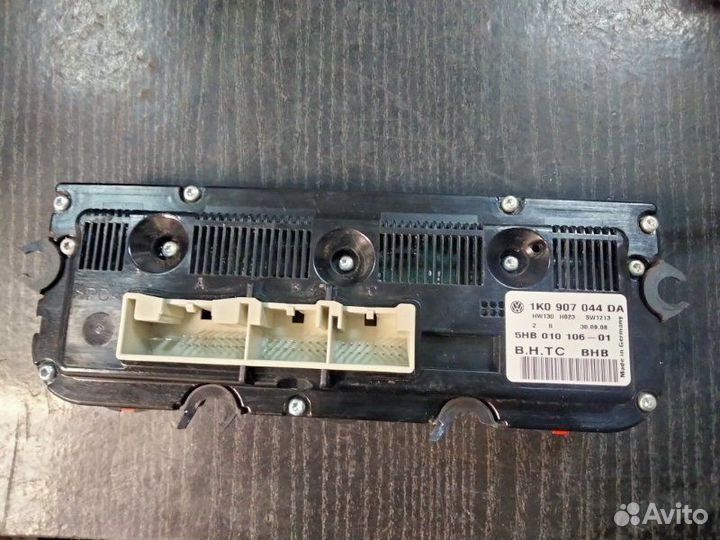 Блок управления климат-контролем Volkswagen Golf 5