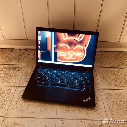 Lenovo ThinkPad T490S i7-8665/32GB/256SSD много