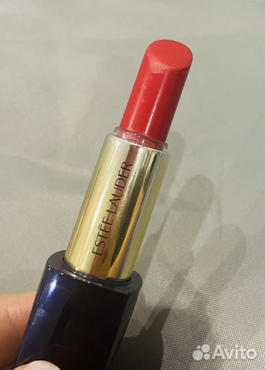 Помада красная Estee Lauder