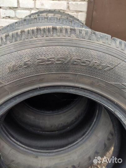 Goodyear UltraGrip 400 255/65 R17