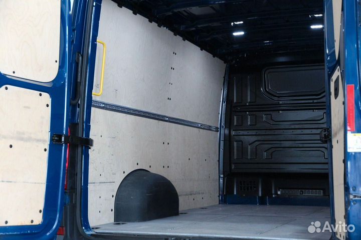 Volkswagen Crafter цельнометаллический, 2021