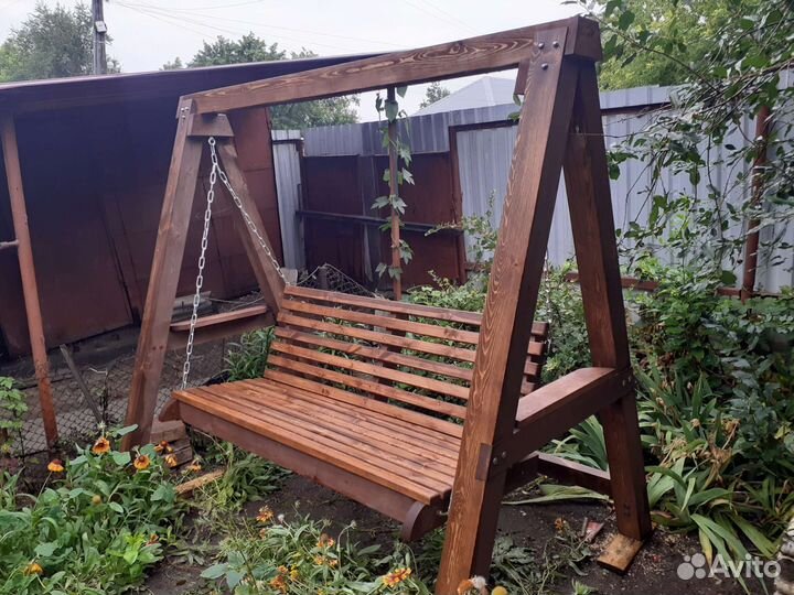 Мощные садовые качели из бруса
