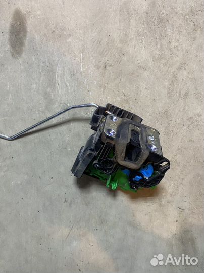 Замок передней прорвой двери киа рио 3 солярис