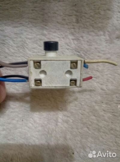 Выключатель с кнопкой