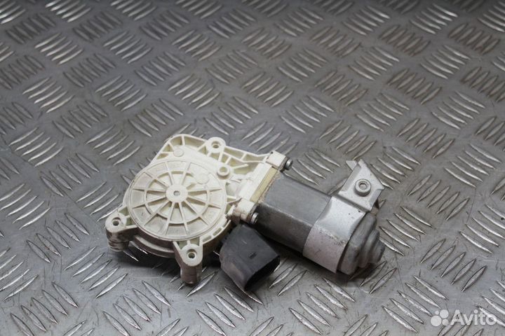 Моторчик люка BMW 5 серия