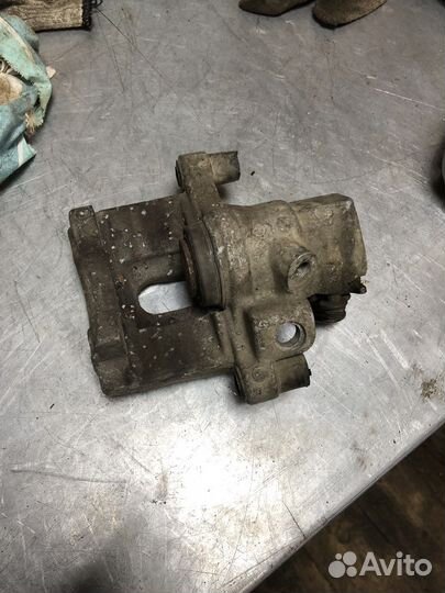 Суппорт задний ford focus 2