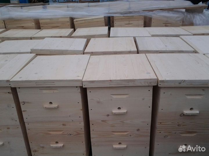 Улей для пчел на 10 рамок Дадана Блатта. Дерево