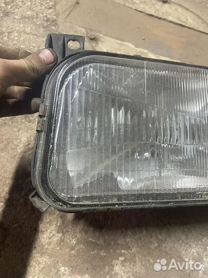 Фара левая VW Passat B3
