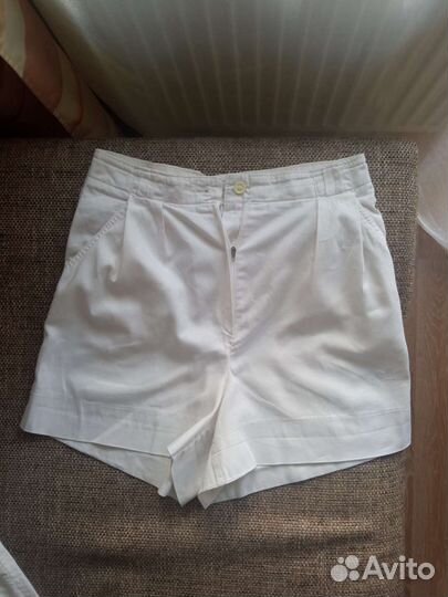 Шорты фирменные белые р.44 (2 шт)