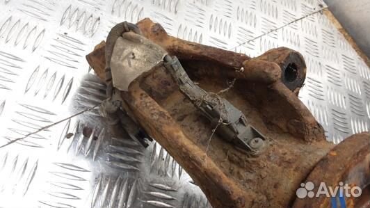 Ступица передняя правая ford mondeo 4 (UEA24N901)