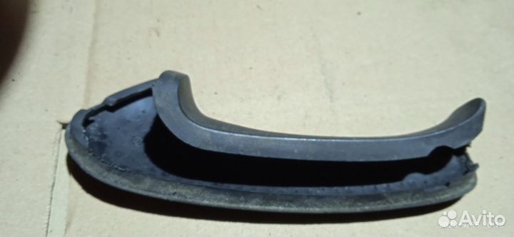 Вставка в ручку переднюю Opel Vectra b левая