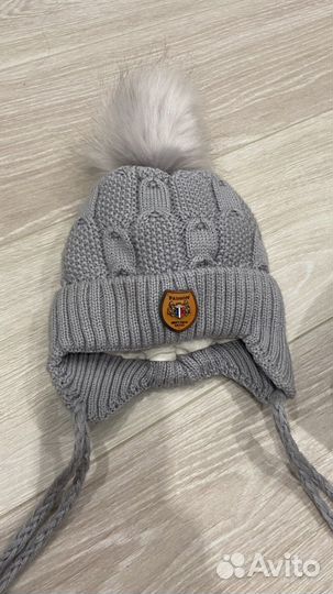 Шапки(р.50 - 2 шт зимние, р 48 деми) цена за все