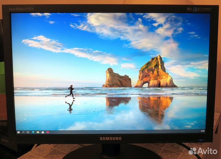 Монитор Samsung E1920NW 19