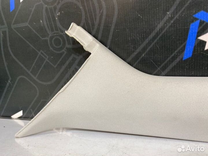 Обшивка салона передняя левая Audi A6 C6 caja 2011