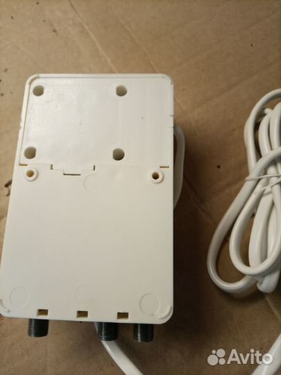 Усилитель тв сигнала одновходовый lumax LA-1424