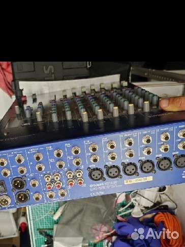 Микшерный пульт Yamaha mg12/4