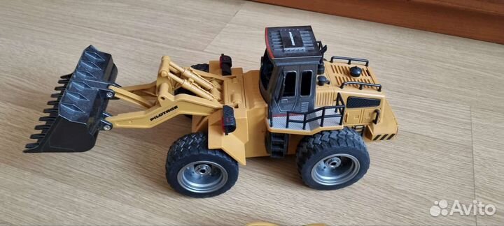 Машинка Погрузчик на пульте радиоуправления