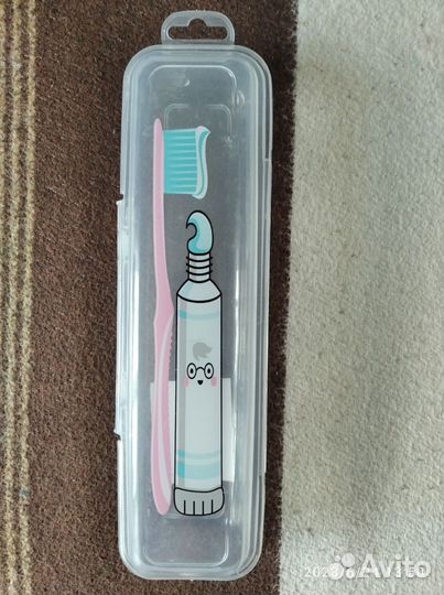 Дорожный футляр для зубной щетки и пасты