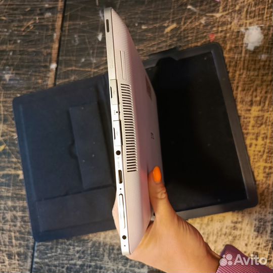 Графический планшет Asus B121 с сенсорным экраном