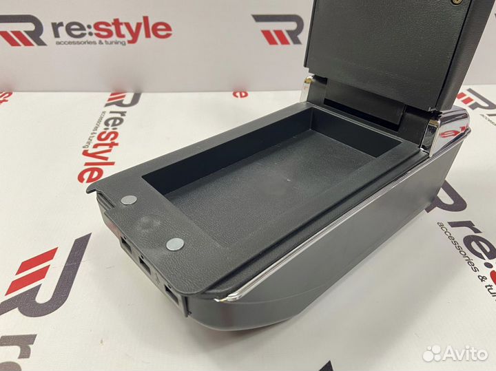Бардачок подлокотник Honda Fit 2002-2007 г R742