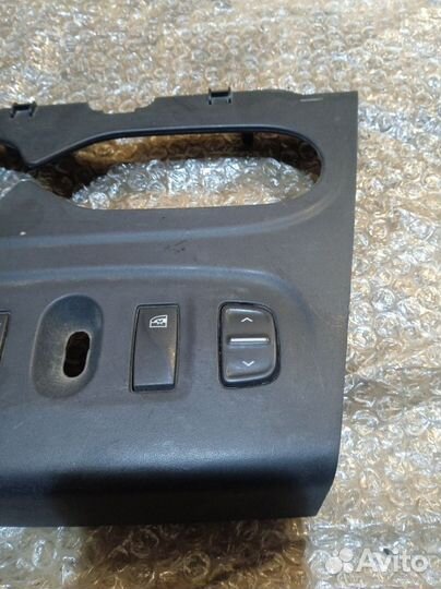 Рамка магнитолы Renault Logan