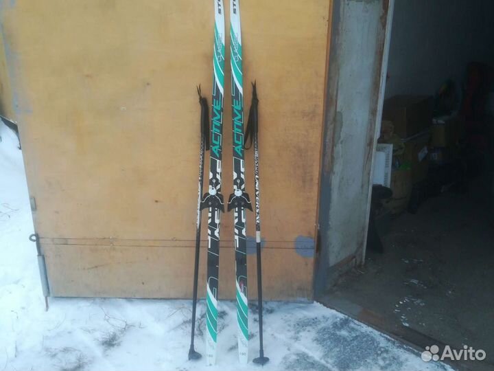 Беговые лыжи и ботинки к ним