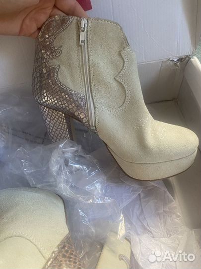 Винтажные сапоги в ковбойском стиле