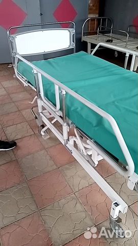 Кровать для лежачих больных с гедравликой