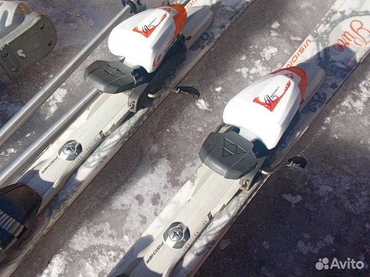 Горные лыжи женские в отличном состоянии