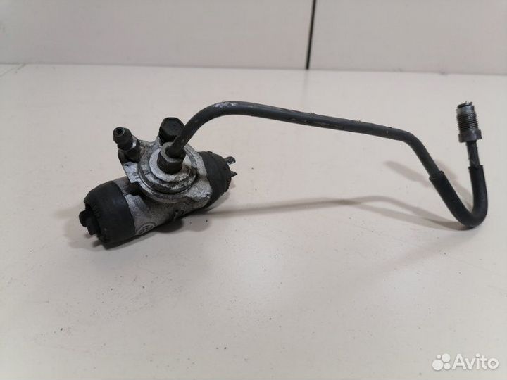 Тормозной цилиндр задний левый Toyota Wish ANE10