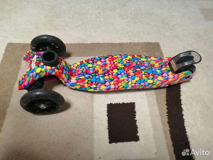 Детский трехколесный самокат
