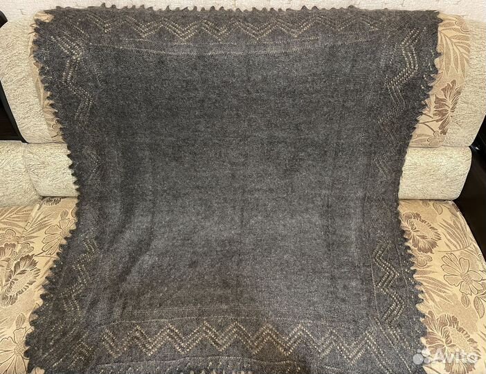 Пуховый платок шаль