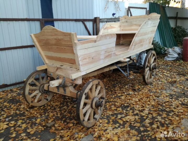 Бричка, телега для лошади