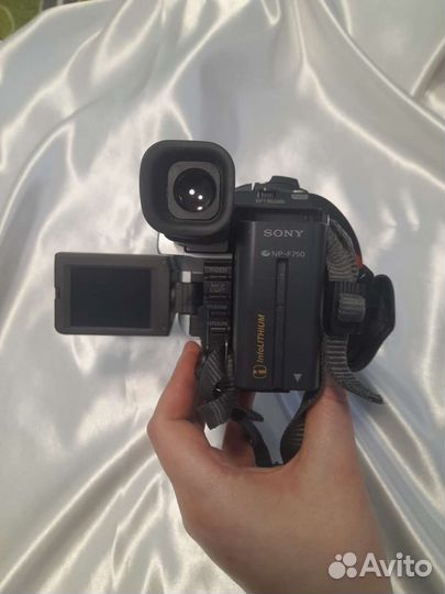 Экшн камера sony NP-F750