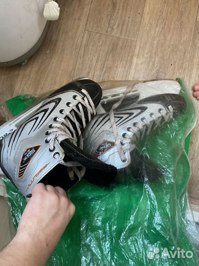 Коньки хоккейные