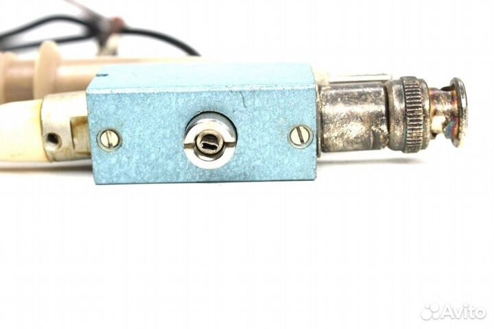 Делитель И22.727.011-7 15 пФ 1:10 10 Мом с хранени