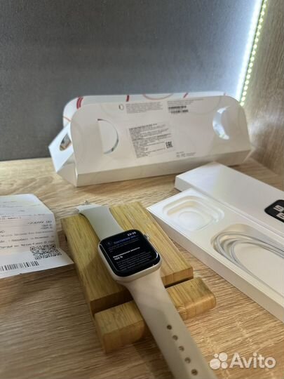 Apple Watch Se 2 44mm Starlight S/M, 100 аккум