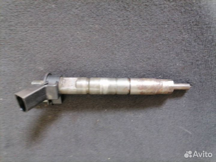 Форсунка топливная BMW X3 F25 рест. 2016 7823461