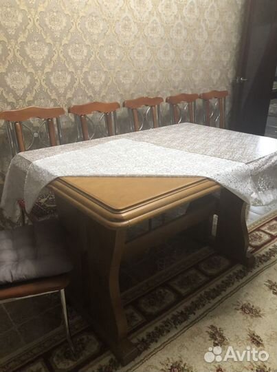 Кухонный стол со стульями б/у