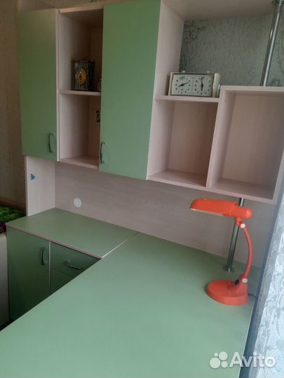 Детский стол-уголок с ящиками