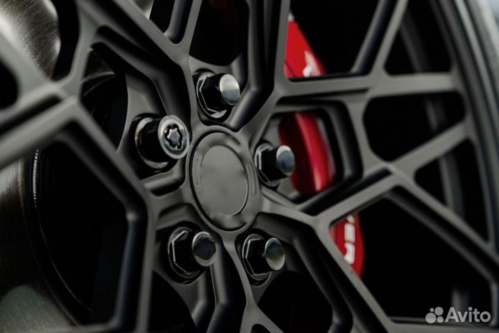 Кованые диски R23 GT Performa на Range Rover