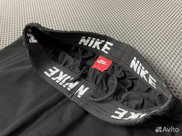 Спортивные штаны nike