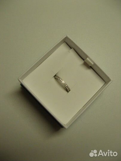 Кольцо из белого золота 585 пробы с фианитом