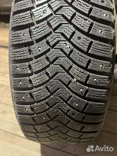Michelin X-Ice 235/45 R18 98T