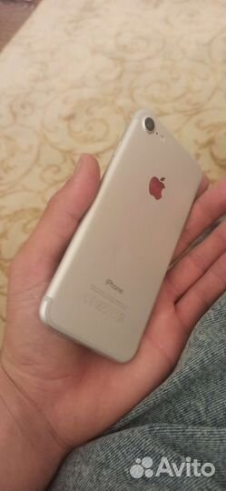Телефон iPhone 7