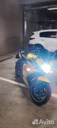 Мотоцикл Yamaha FZ6R (XJ6F)