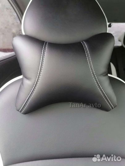 Автомобильная подушка на подголовник